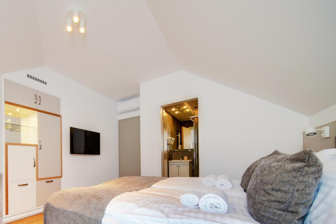 Fekete Sas Motel Έστεργκομ Εξωτερικό φωτογραφία